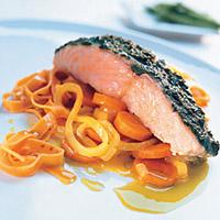 Laks med pesto og appelsingulr&oslash;tter