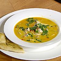 Kyllingsuppe med ingef&aelig;r og chili