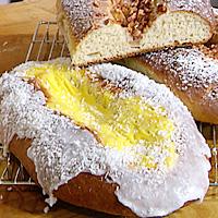 S&oslash;tt hvetebr&oslash;d med eple- eller vaniljefyll