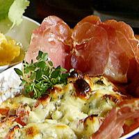 Blomk&aring;lgrateng med tomat og bl&aring;muggost