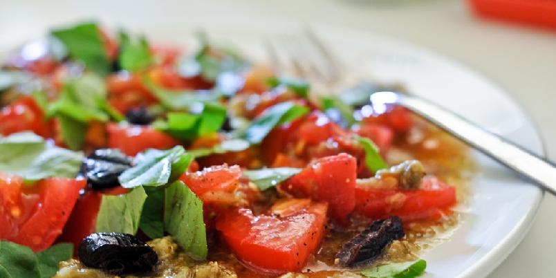 Tomat og bakt aubergine