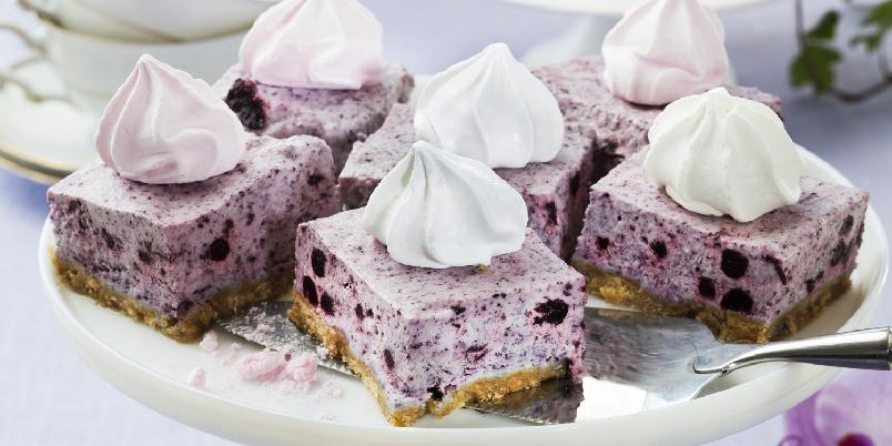 Isostekake med bl&aring;b&aelig;r